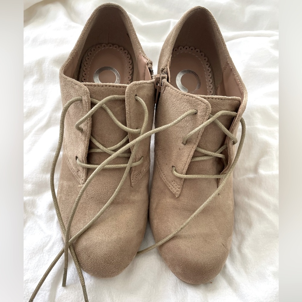 Jornee Womens booties 😍